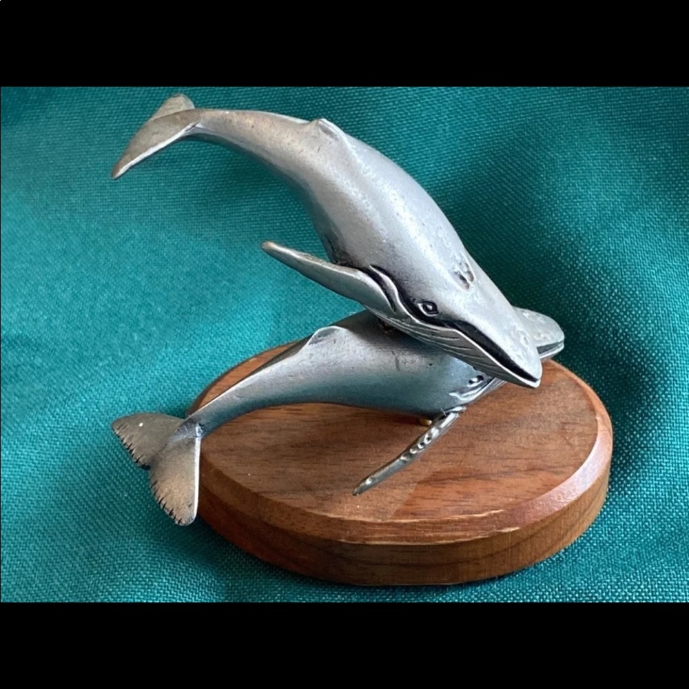 Set of Pewter whales - Picture 8 of 12